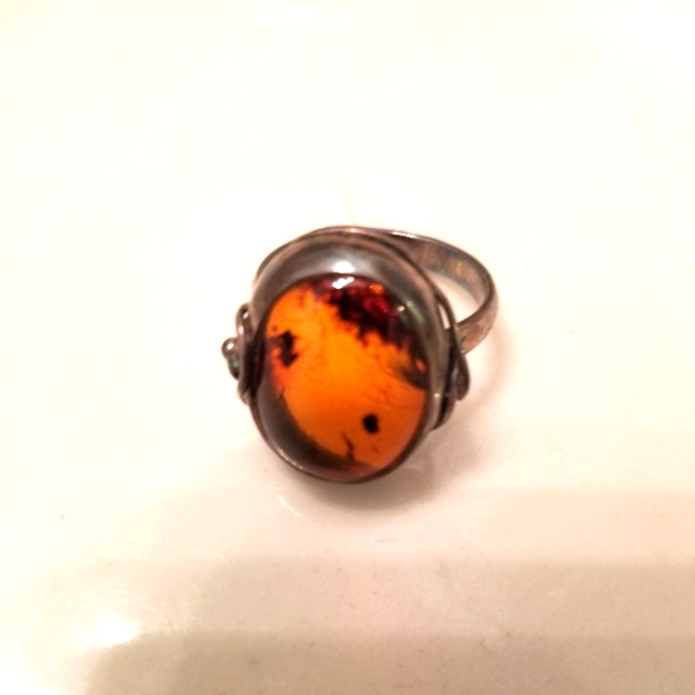 Stunning Amber And Sterling Silver Ring - image 1